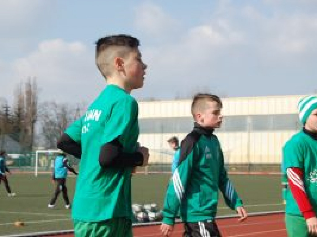 Zwycięstwo Pelikana-2005 w przedostatnim sparingu