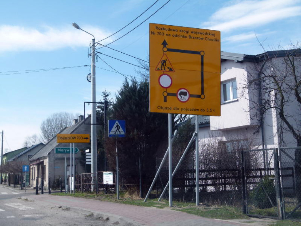 Dramatyczny stan dróg wyznaczonych jako objazd 703