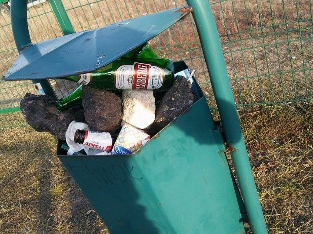 Kto pomoże w sprzątaniu placu zabaw na Górkach?