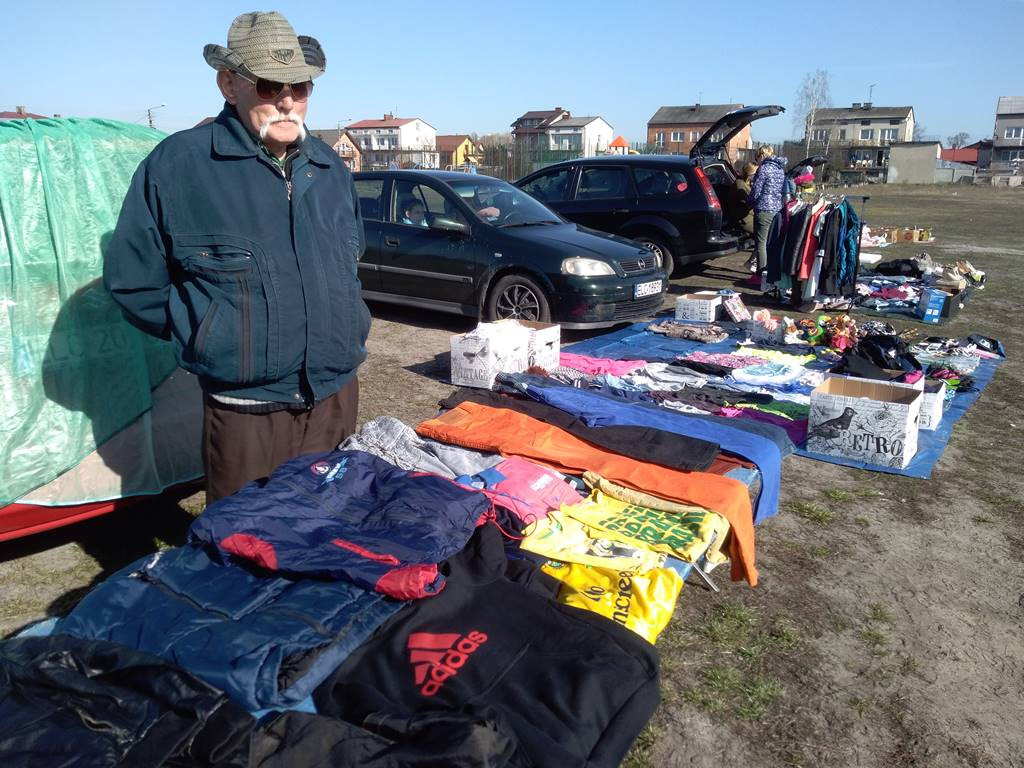 Wyprzedaż garażowa na Górkach cieszy się zainteresowaniem