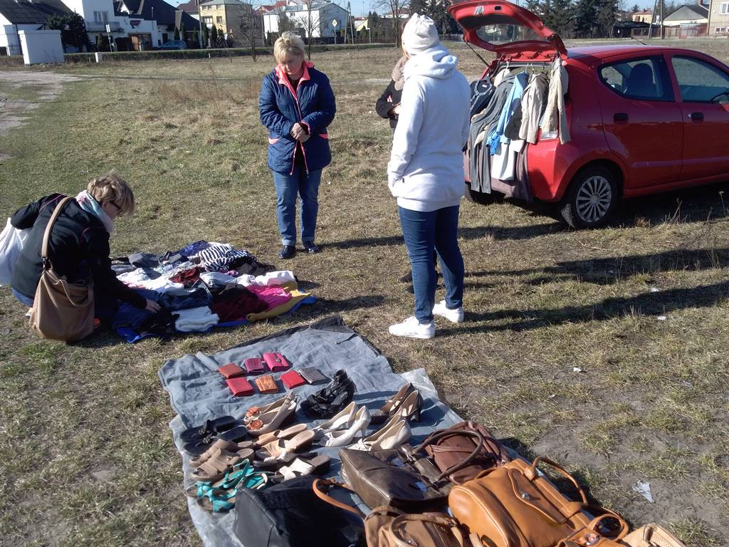Wyprzedaż garażowa na Górkach cieszy się zainteresowaniem