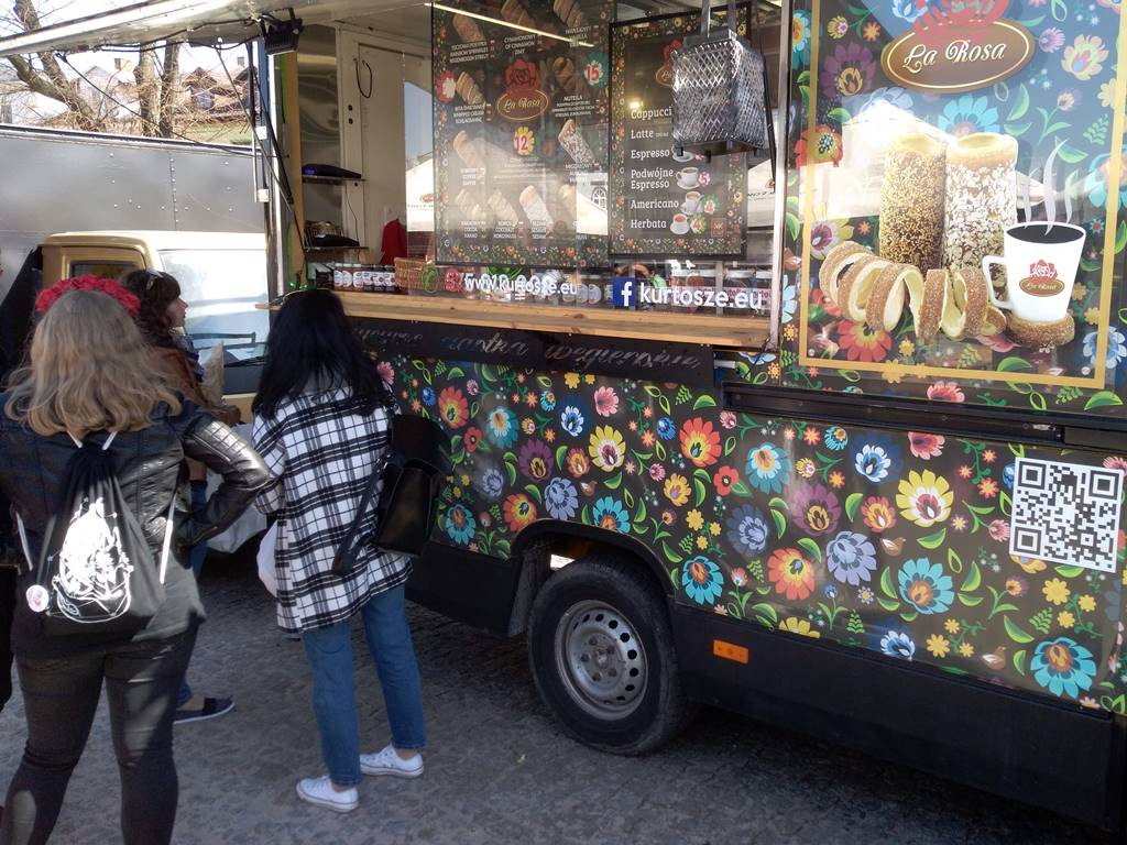 FoodTrucki zaparkowały na Nowym Rynku. Można smacznie zjeść