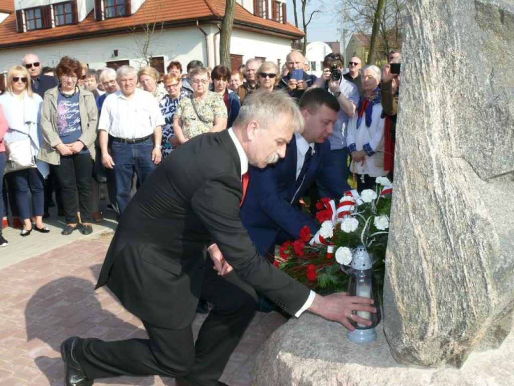 Spotkali się pod pomnikiem ofiar katastrofy smoleńskiej