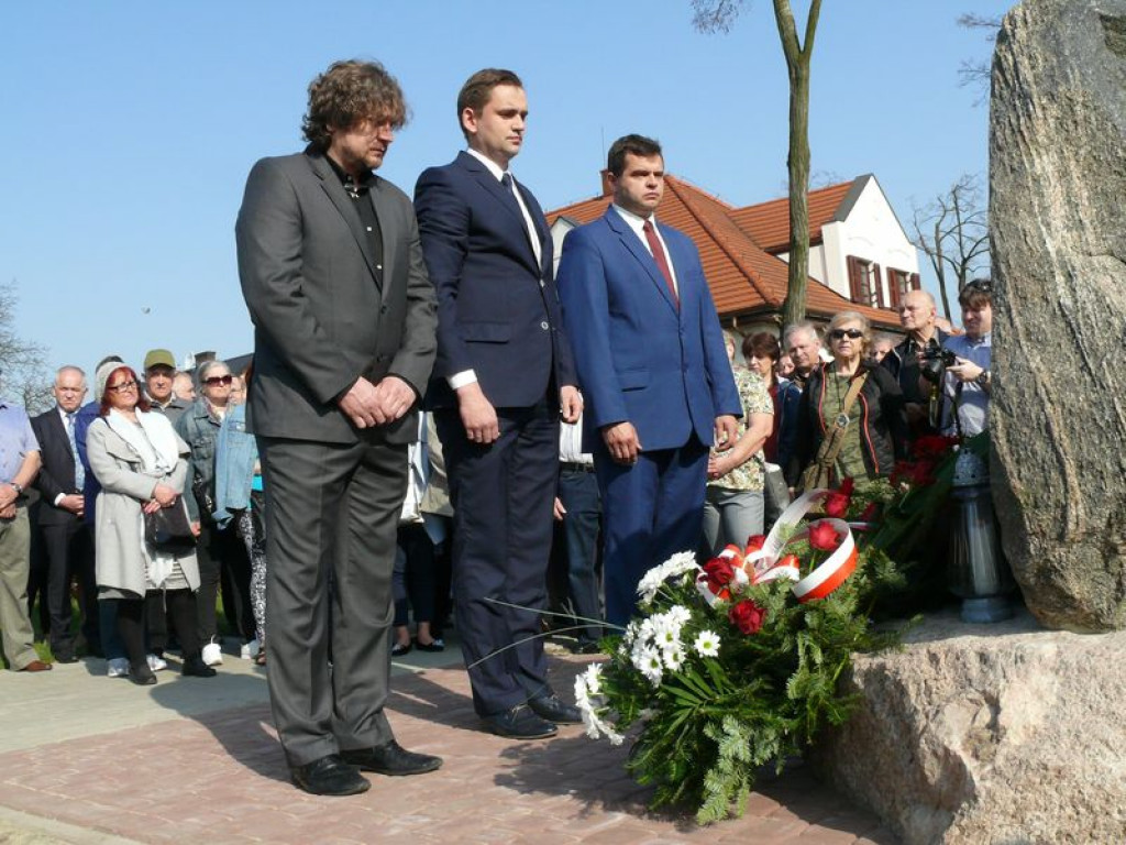 Spotkali się pod pomnikiem ofiar katastrofy smoleńskiej