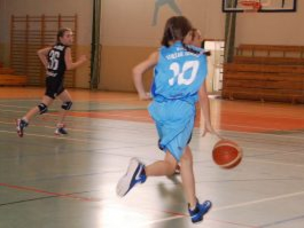 Księżaczki-2006 Łowicz dzielnie stawiają czoła rywalkom