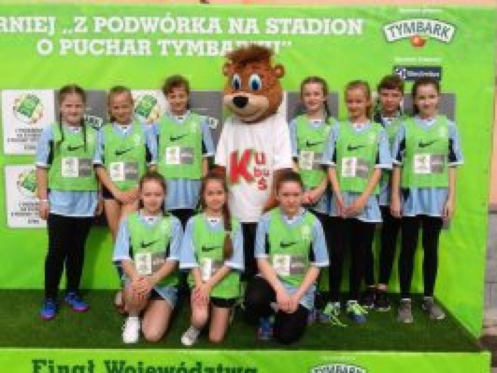 Sukcesy dziewcząt w piłce nożnej w finałach wojewódzkich