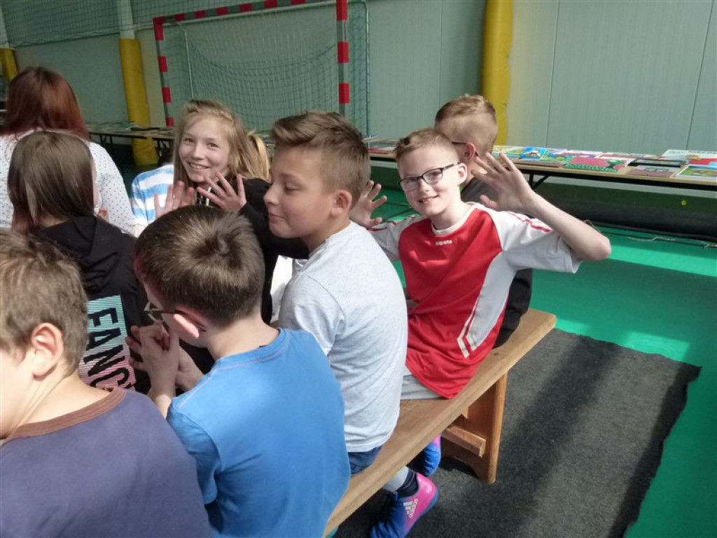 Niepodległa na szkle namalowana