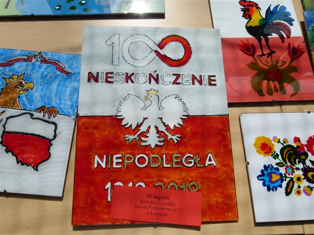 Niepodległa na szkle namalowana