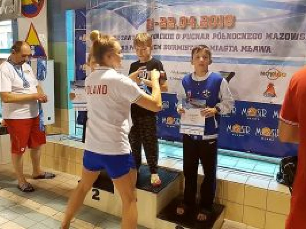 Mają się czym pochwalić po zawodach pływackich