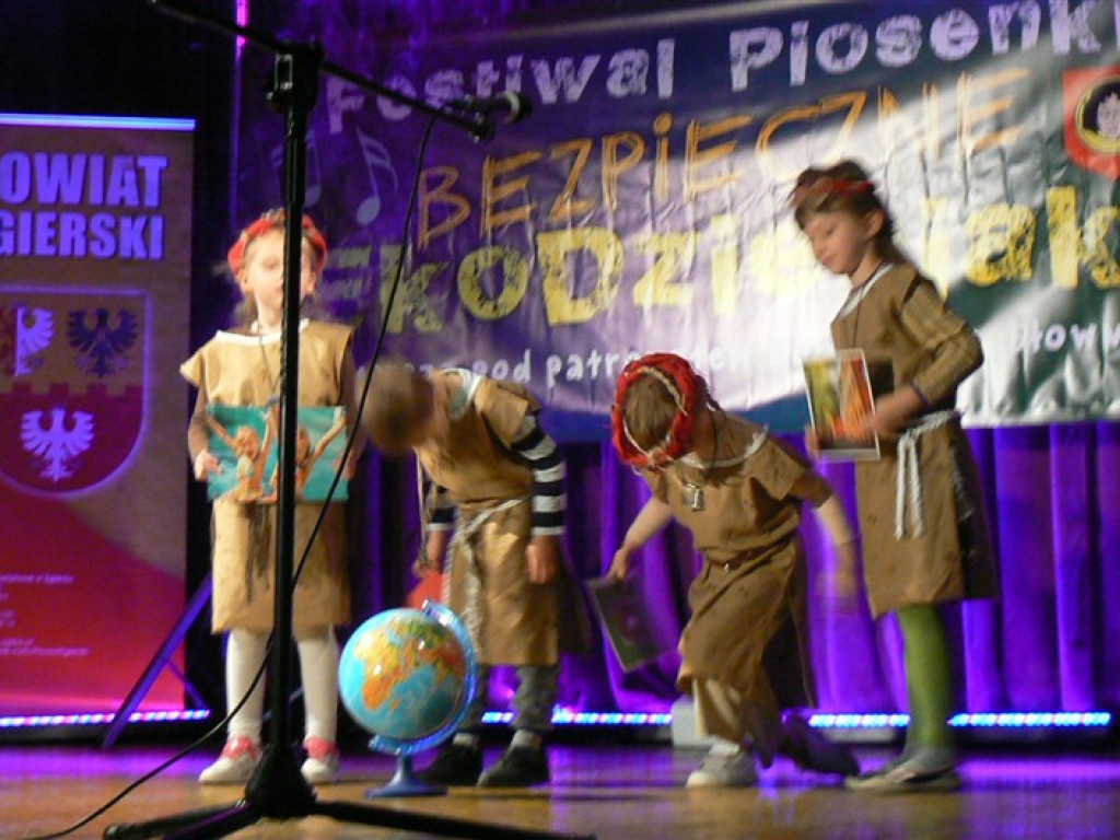 Bezpieczne Ekodzieciaki śpiewały w MOK