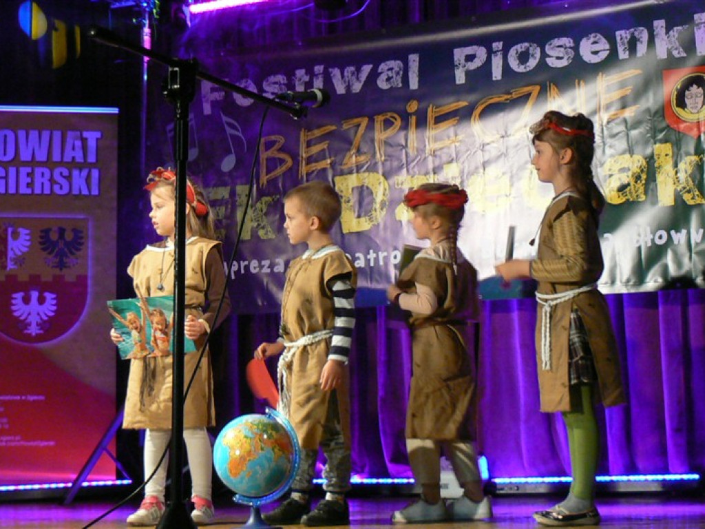 Bezpieczne Ekodzieciaki śpiewały w MOK