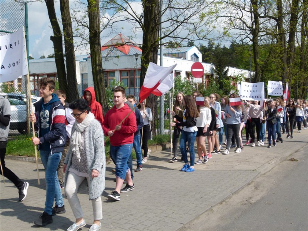Maszerowali z okazji majowych świąt