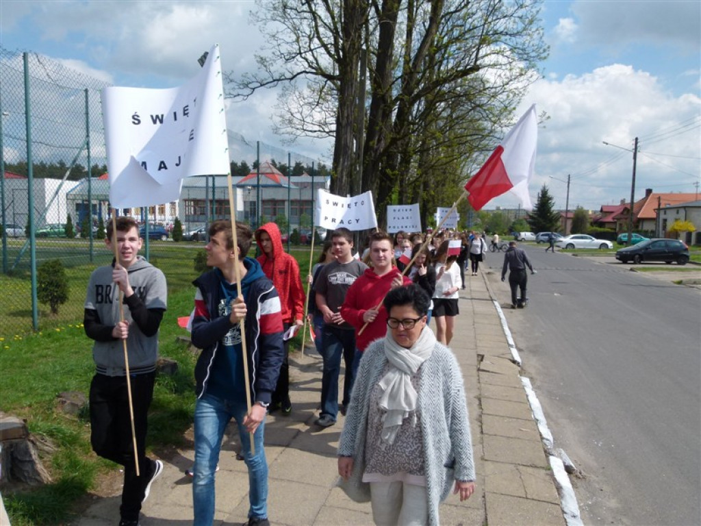 Maszerowali z okazji majowych świąt