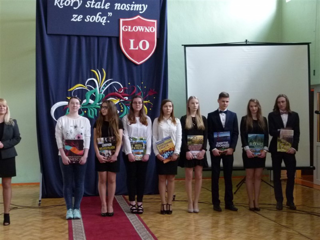 ZSLG Głowno: absolwenci LO odebrali świadectwa