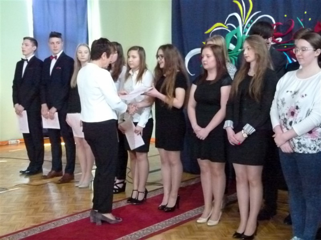 ZSLG Głowno: absolwenci LO odebrali świadectwa
