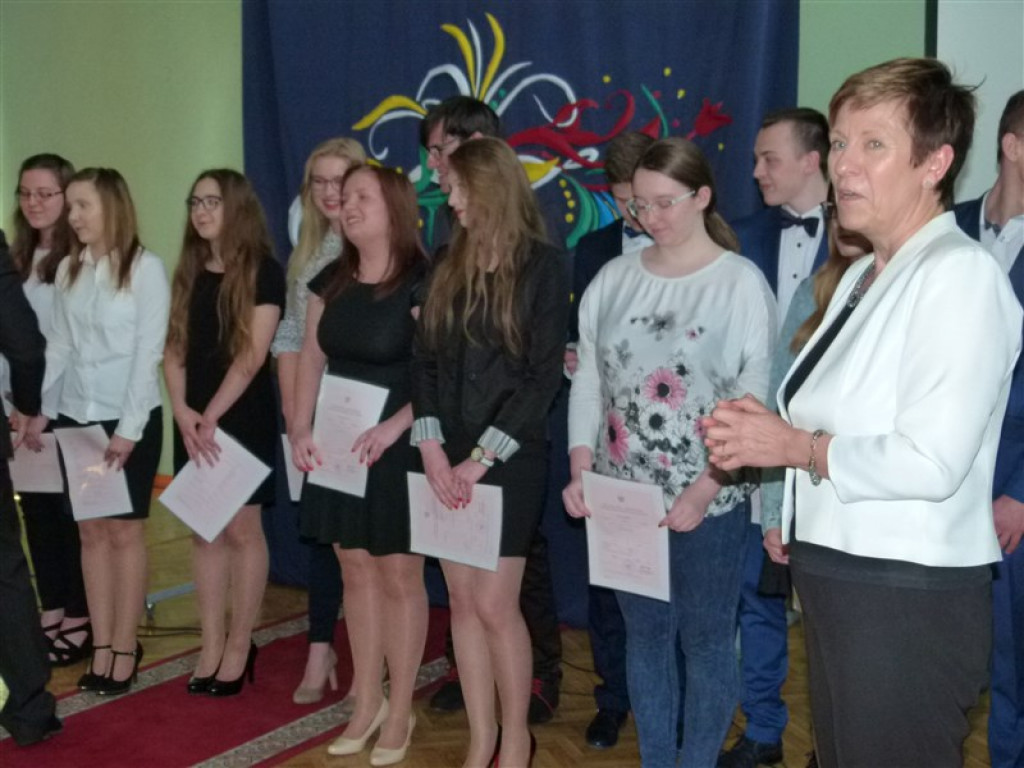 ZSLG Głowno: absolwenci LO odebrali świadectwa