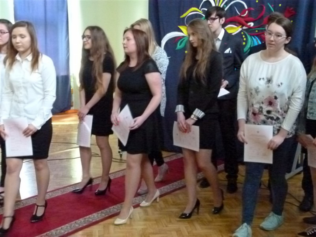 ZSLG Głowno: absolwenci LO odebrali świadectwa