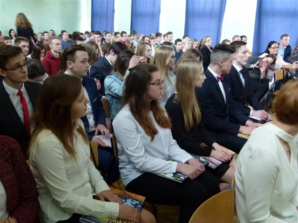 ZSLG Głowno: absolwenci LO odebrali świadectwa