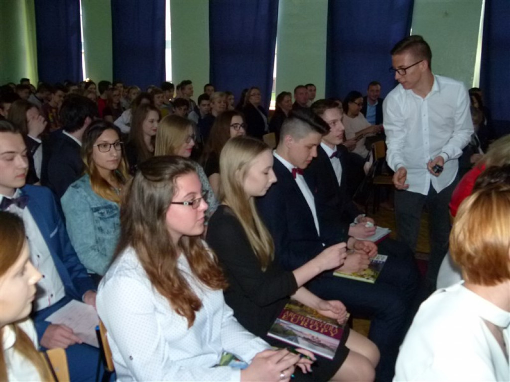 ZSLG Głowno: absolwenci LO odebrali świadectwa