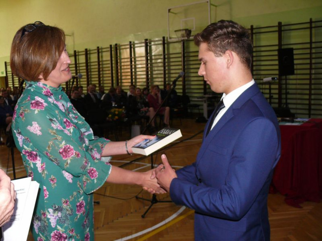Na Blichu rozdano świadectwa, wręczono nagrody