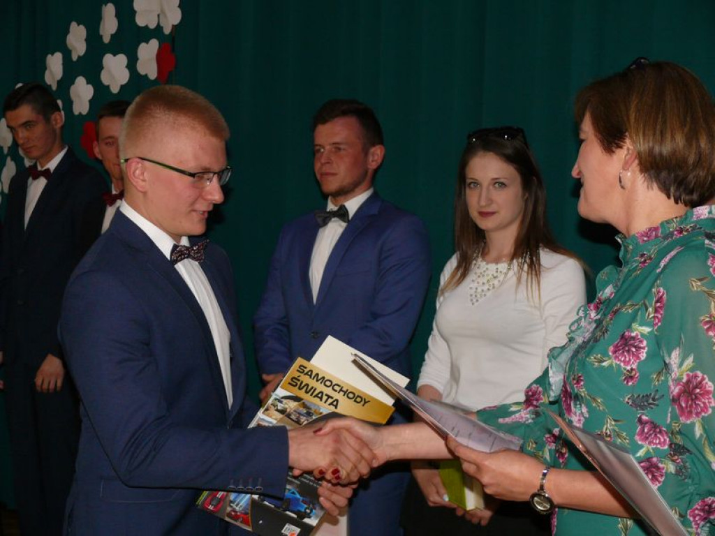 Na Blichu rozdano świadectwa, wręczono nagrody
