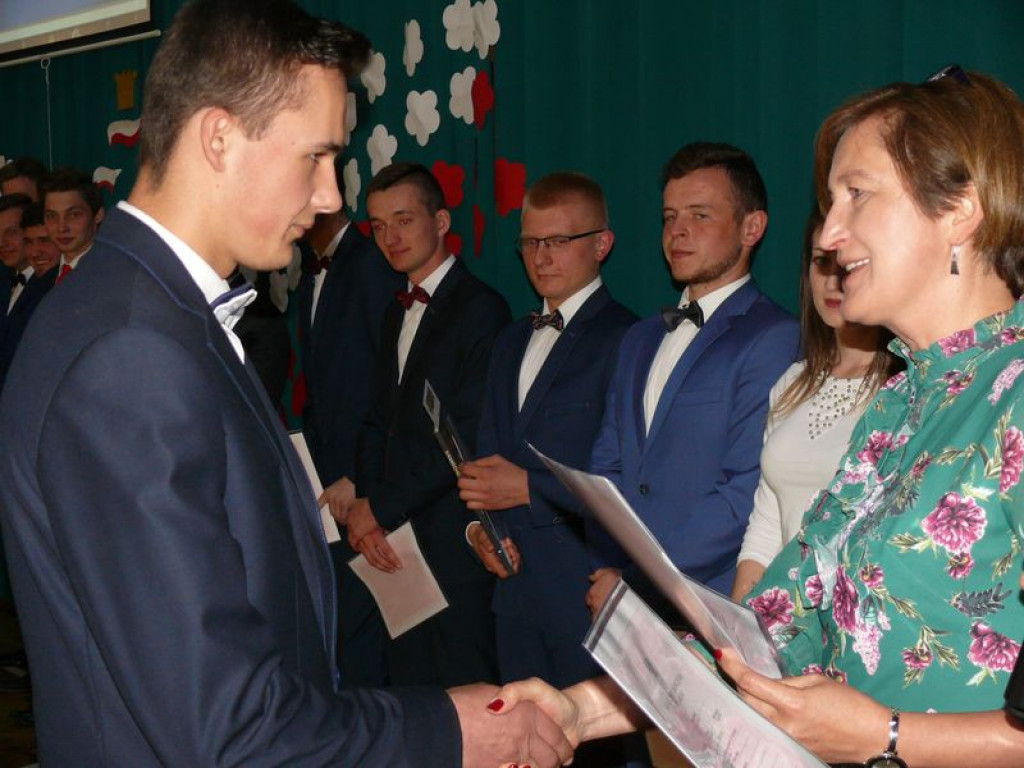 Na Blichu rozdano świadectwa, wręczono nagrody