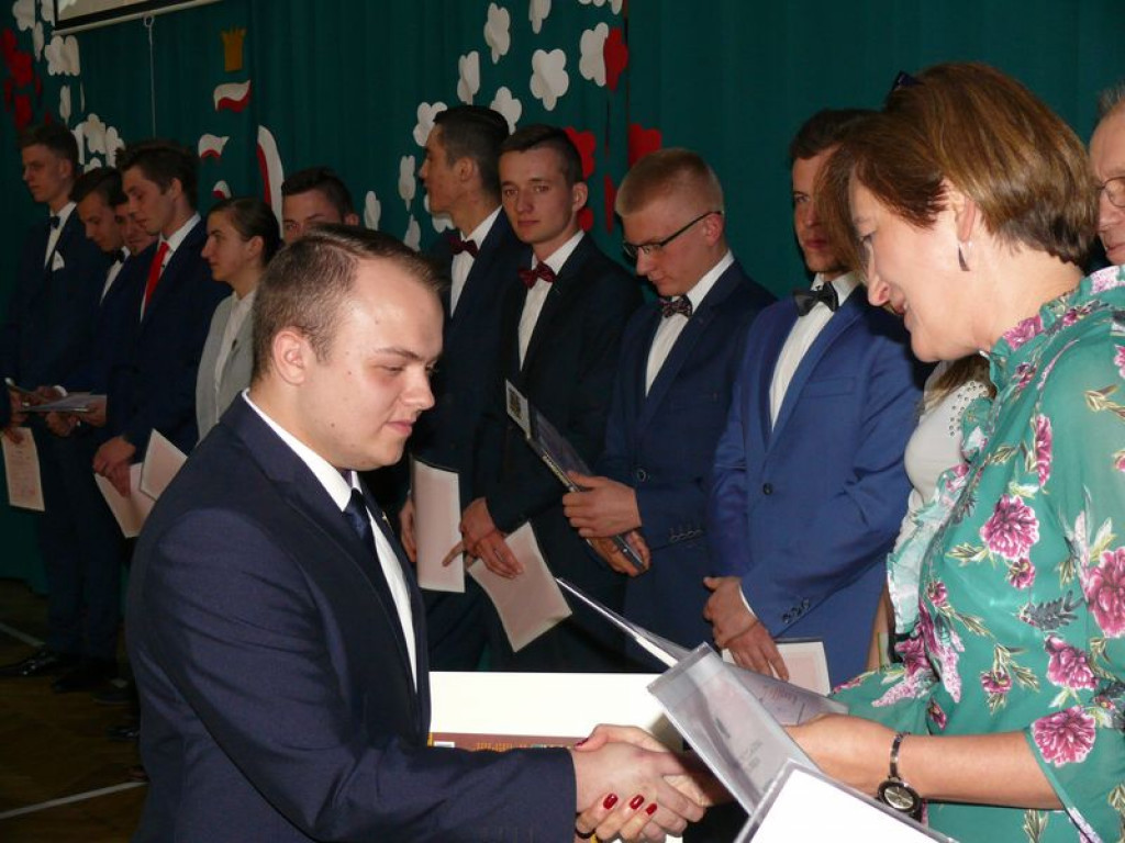 Na Blichu rozdano świadectwa, wręczono nagrody