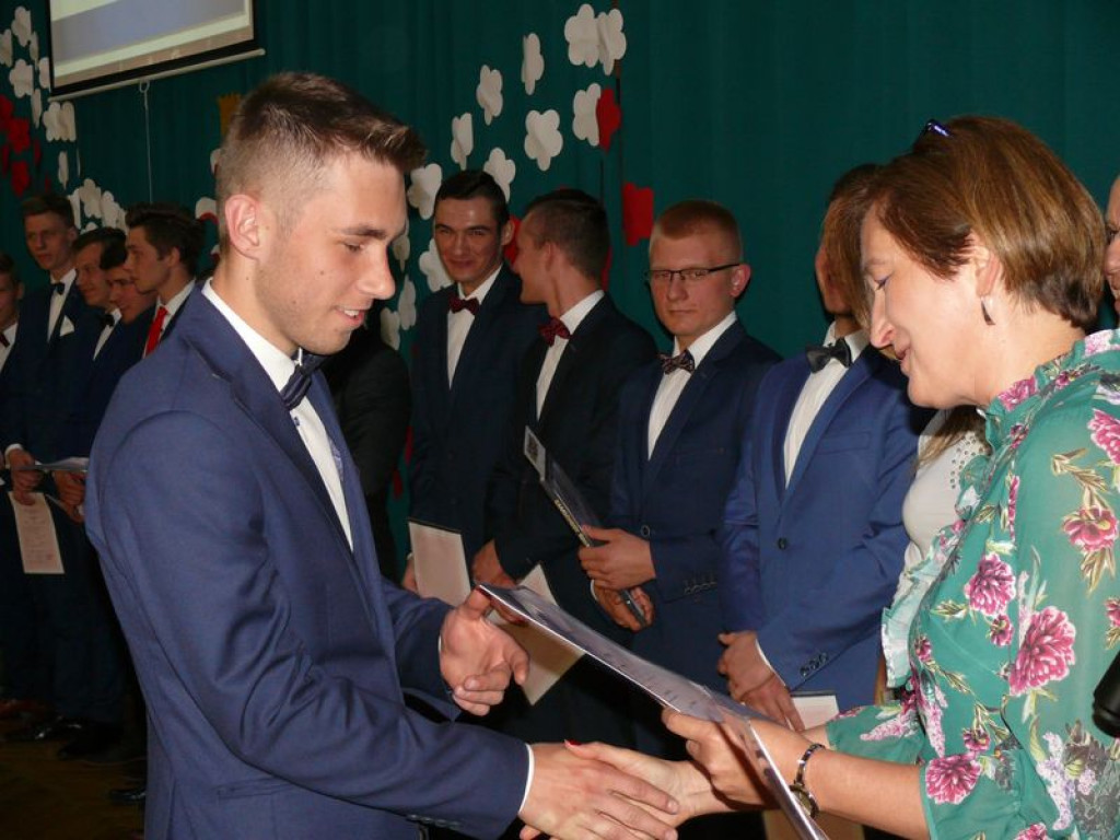 Na Blichu rozdano świadectwa, wręczono nagrody