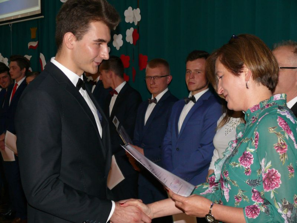 Na Blichu rozdano świadectwa, wręczono nagrody