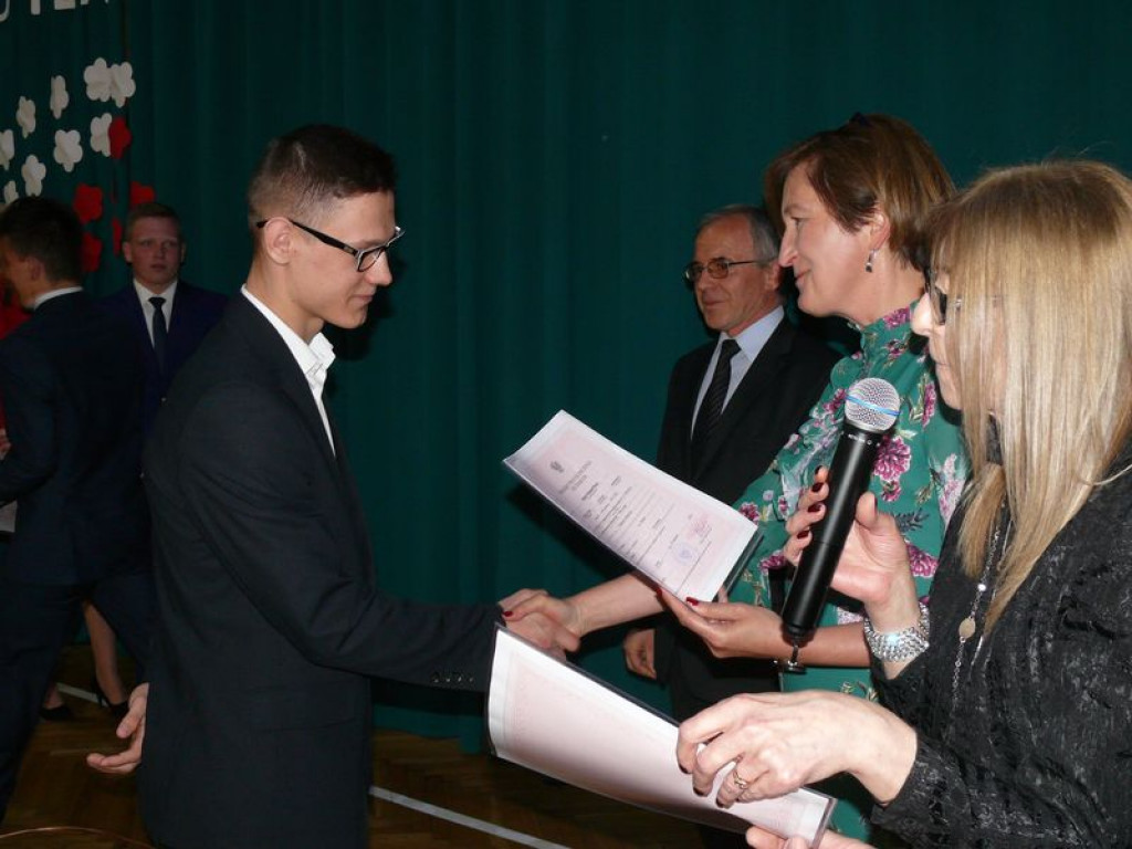 Na Blichu rozdano świadectwa, wręczono nagrody