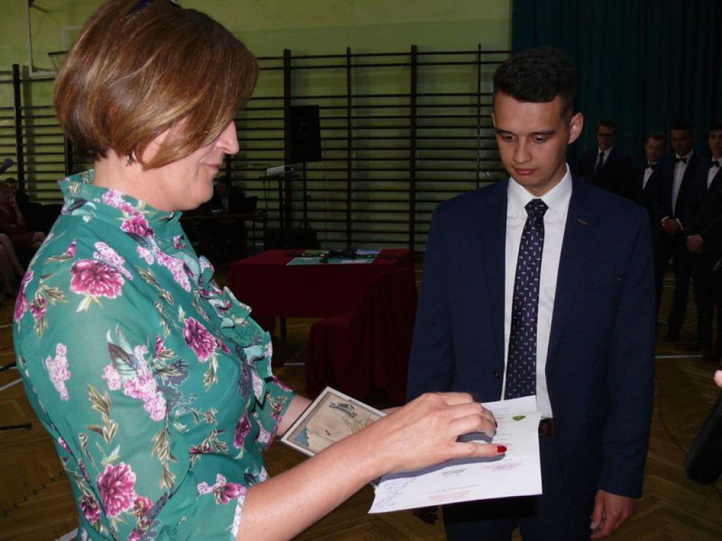 Na Blichu rozdano świadectwa, wręczono nagrody