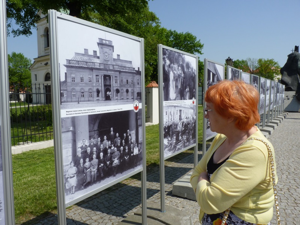 Święto Konstytucji 3 Maja i otwarcie wystawy w Łowiczu