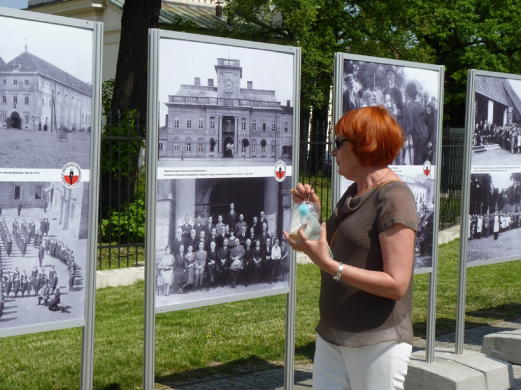 Święto Konstytucji 3 Maja i otwarcie wystawy w Łowiczu