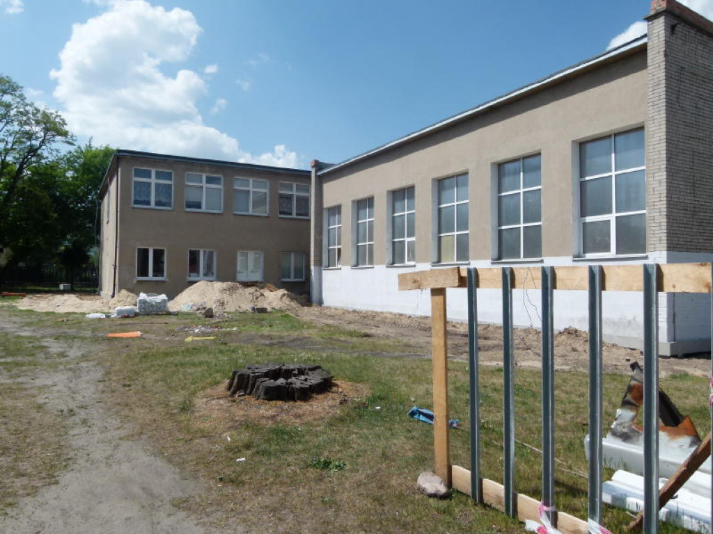 Głowno: Trwają prace dociepleniowe w 