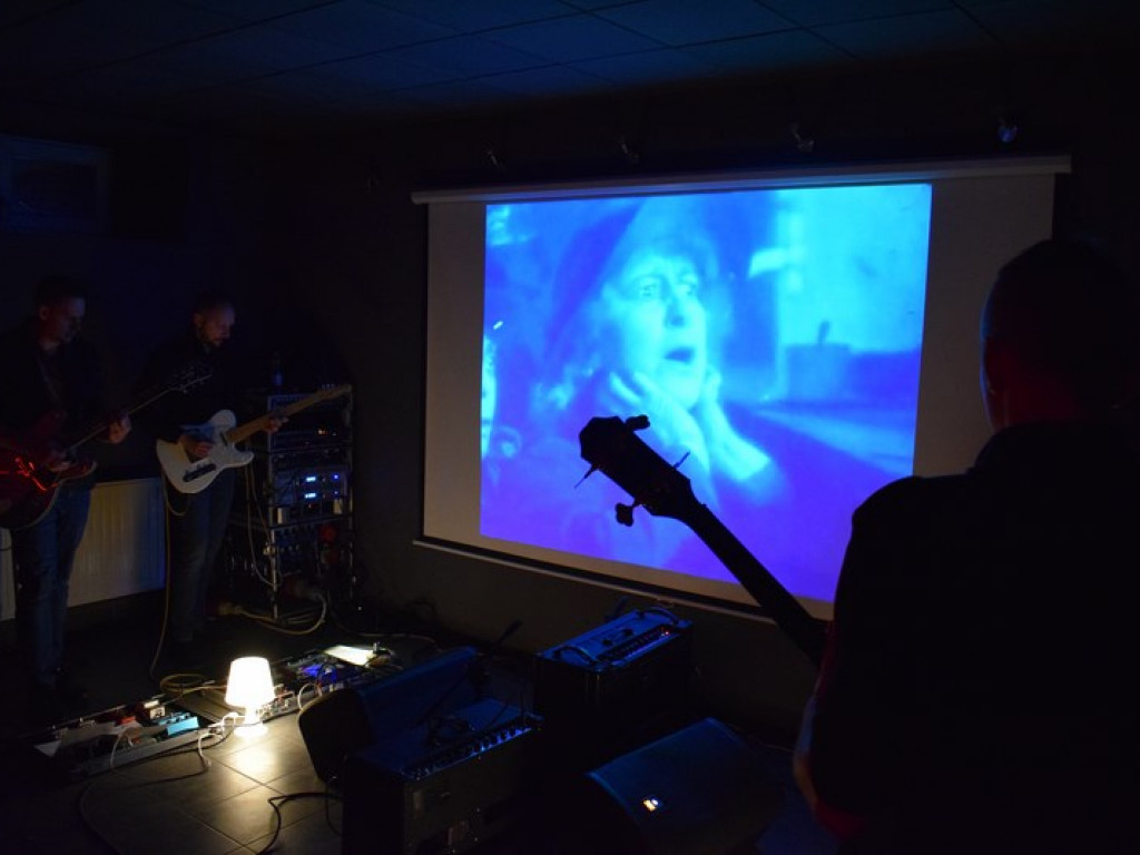 Koncert i seans filmowy w jednym - Washing Machine w Hop Kulturze