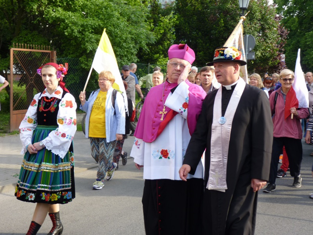 Łowicka Jaskółka w drodze na Jasną Górę