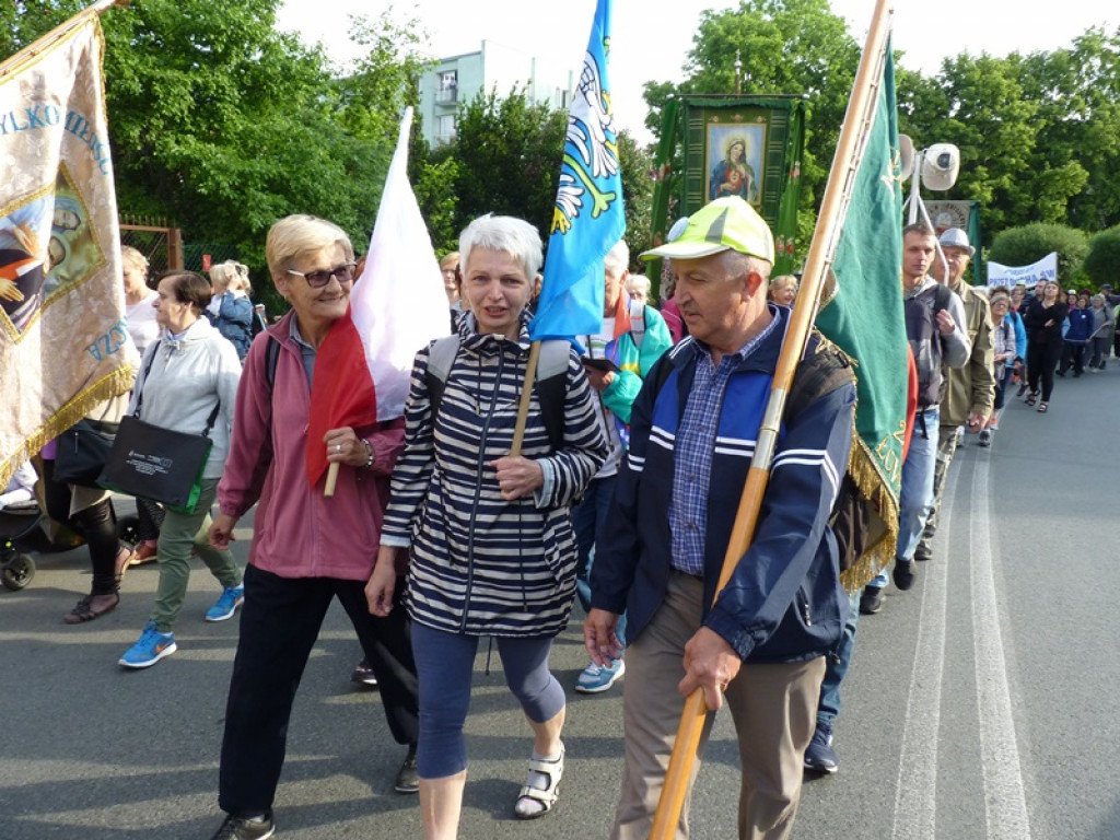 Łowicka Jaskółka w drodze na Jasną Górę