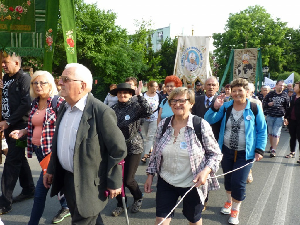 Łowicka Jaskółka w drodze na Jasną Górę
