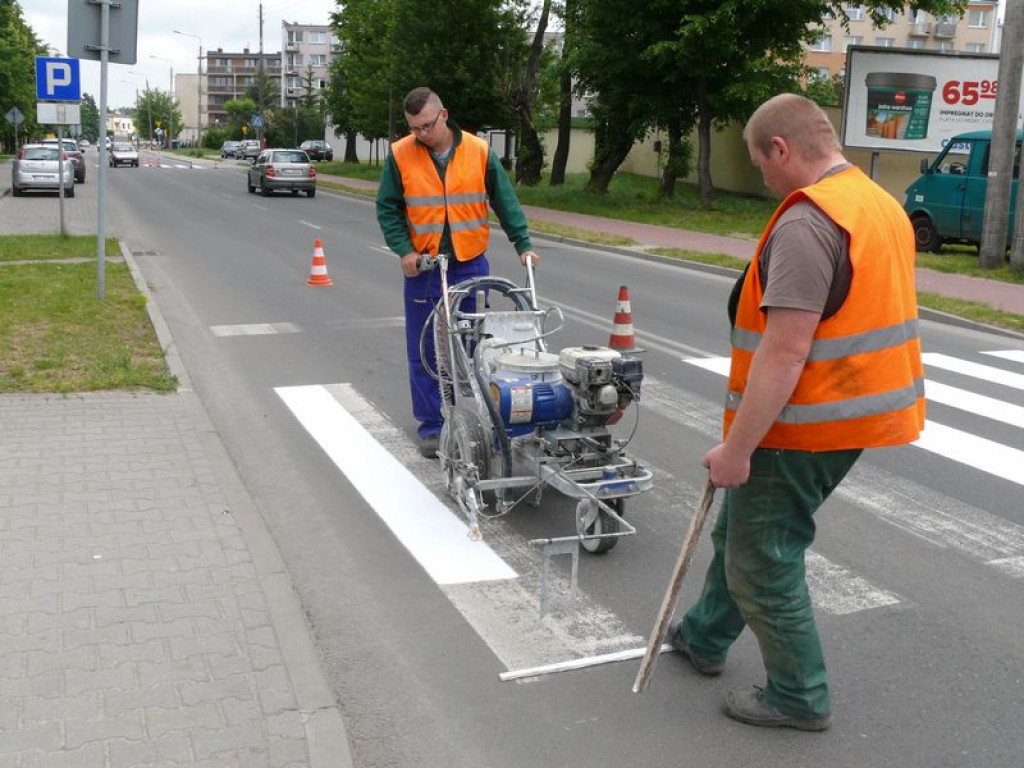 Białe pasy wracają na jezdnię