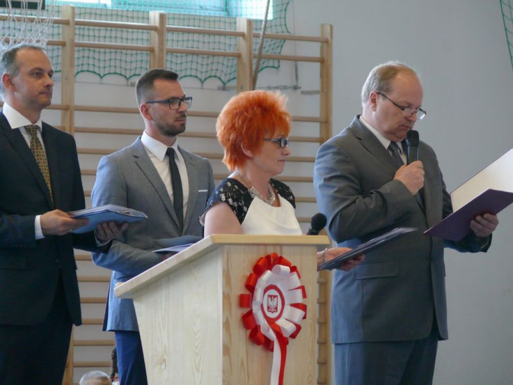 Szkoła odzyskała patrona, teraz otrzymała sztandar