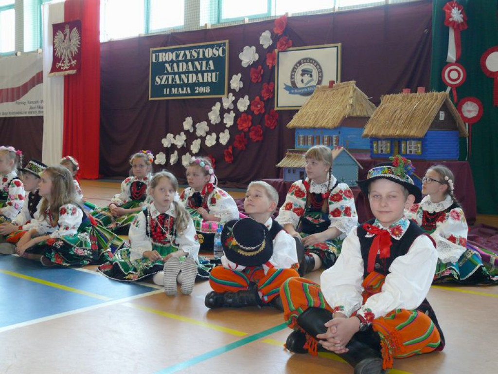 Szkoła odzyskała patrona, teraz otrzymała sztandar