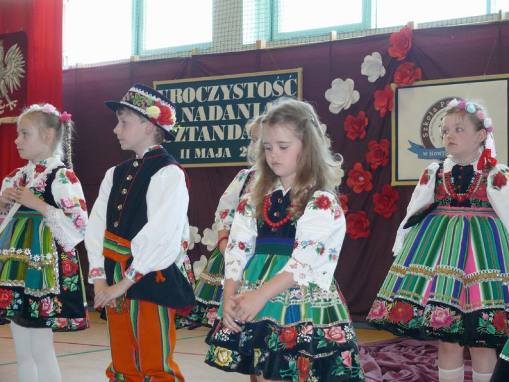 Szkoła odzyskała patrona, teraz otrzymała sztandar