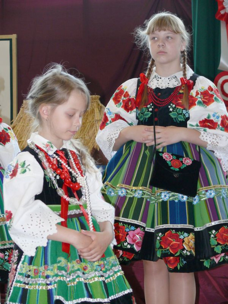 Szkoła odzyskała patrona, teraz otrzymała sztandar