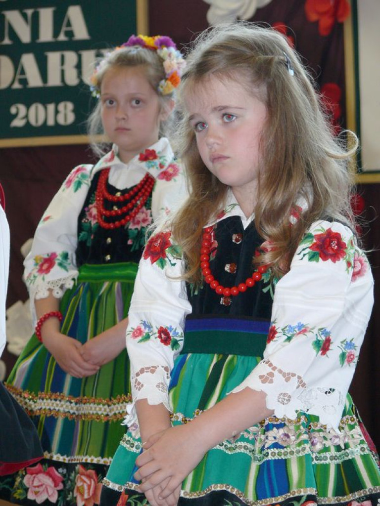 Szkoła odzyskała patrona, teraz otrzymała sztandar