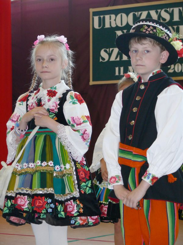 Szkoła odzyskała patrona, teraz otrzymała sztandar