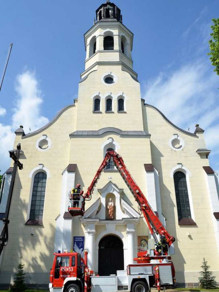 Strażacy w kościele w Domaniewicach