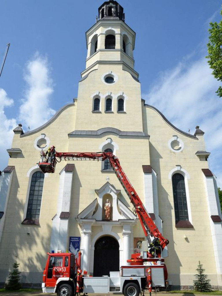 Strażacy w kościele w Domaniewicach
