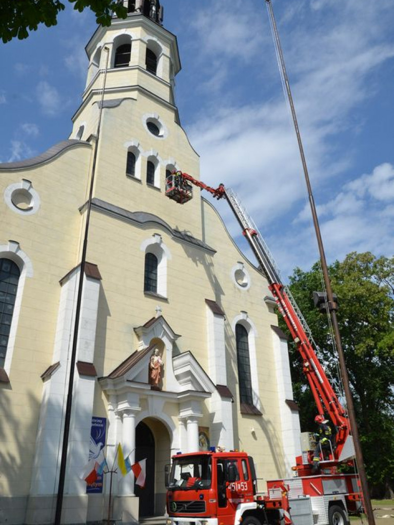 Strażacy w kościele w Domaniewicach