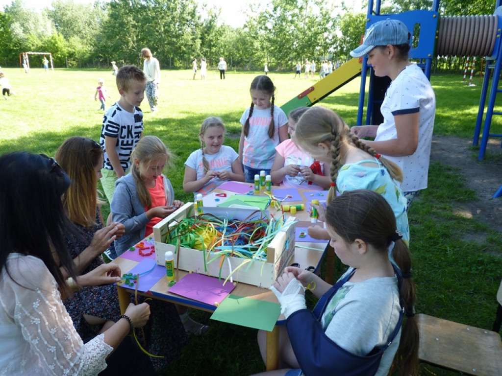 Piknik rodzinny przy szkole w Gągolinie