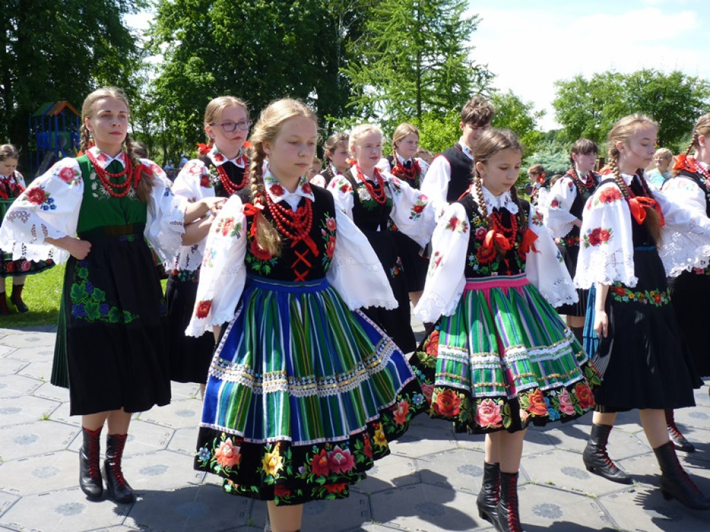 Piknik rodzinny przy szkole w Gągolinie